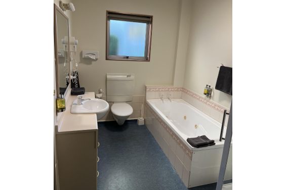 1-Bedroom Family Unit - bathroom